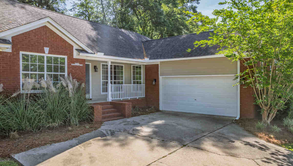 Exteriors (20 of 23)